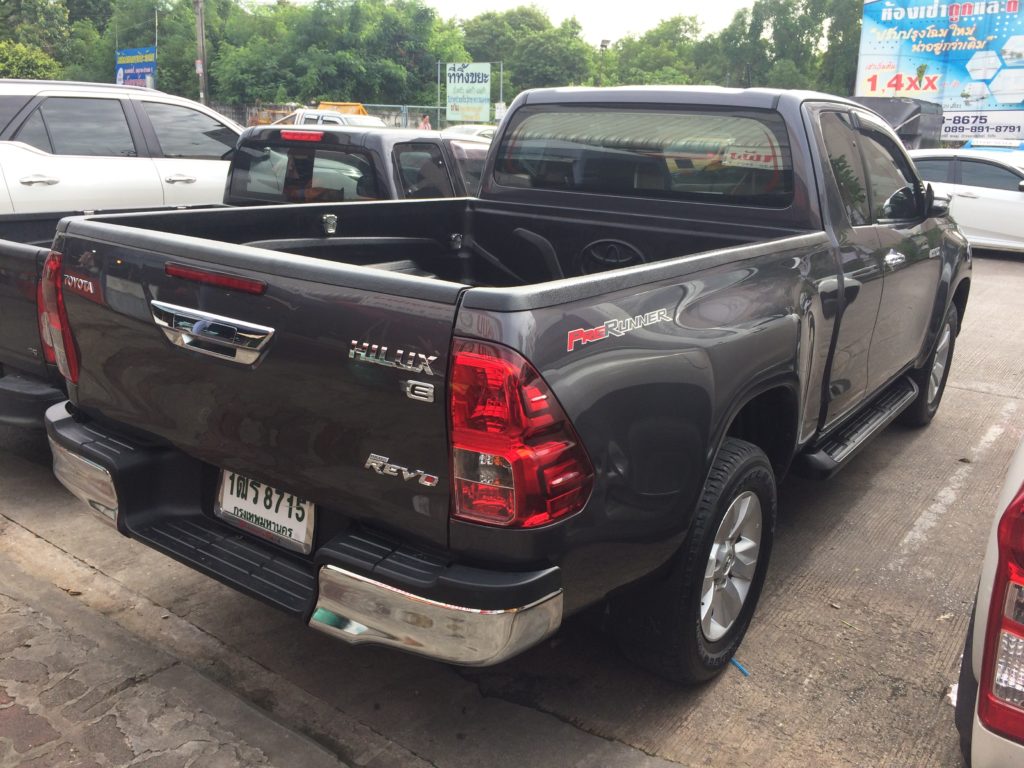 Unusual 4x4 Toyota Hilux revo Review, Price in Pakistan, features